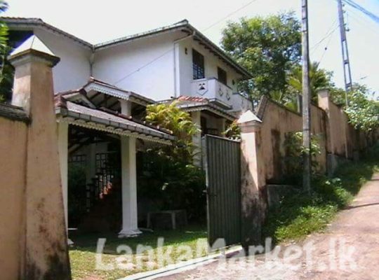 Luxurious house for urgent sale