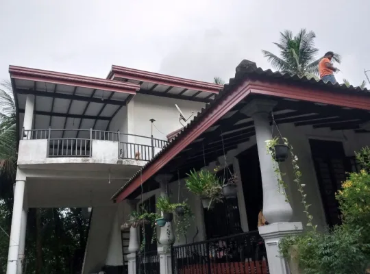Amano Gutter Service ( වැහිපිහිලි සවි කිරීම )